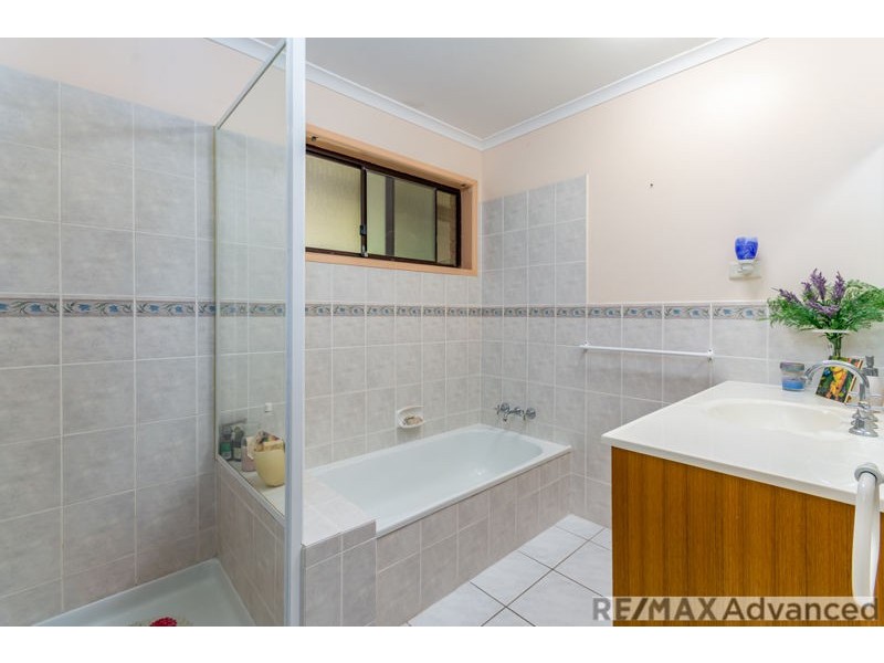 4 Captain Cook Drive, Banksia Beach QLD 4507