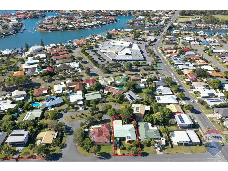 4 Captain Cook Drive, Banksia Beach QLD 4507
