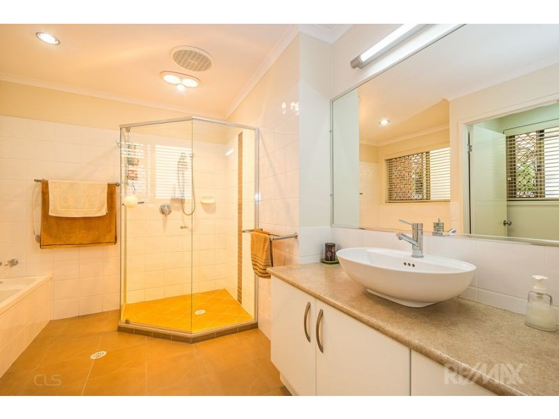 18 Lee Avenue, Bongaree QLD 4507