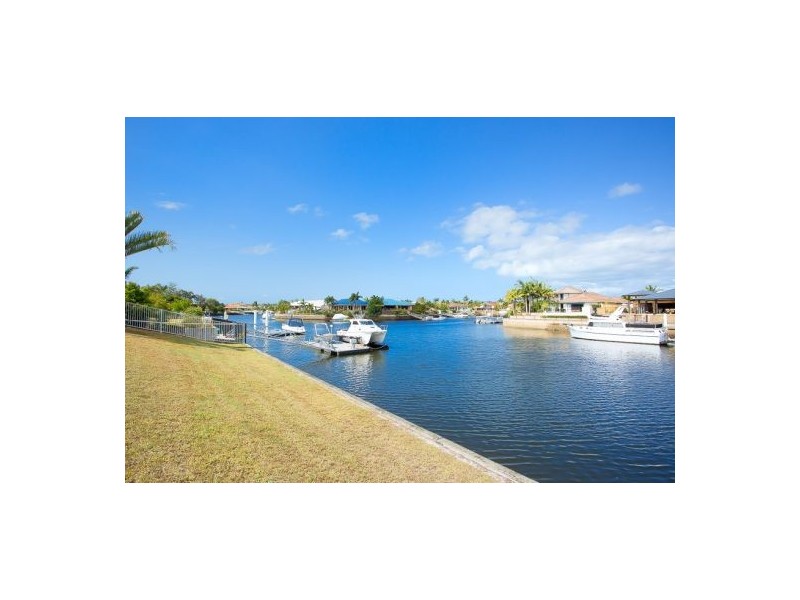 1 Dugong Crescent, Banksia Beach QLD 4507