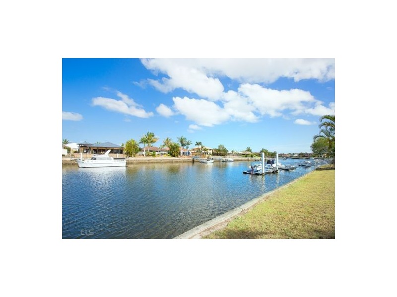 1 Dugong Crescent, Banksia Beach QLD 4507