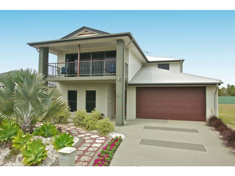 44 Marina Blv, Banksia Beach QLD 4507