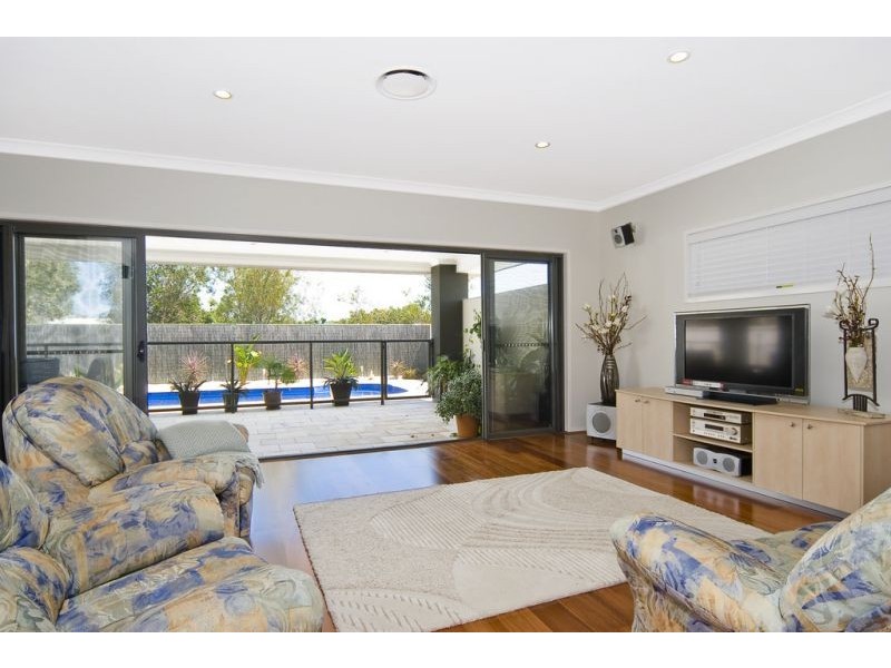 44 Marina Blv, Banksia Beach QLD 4507