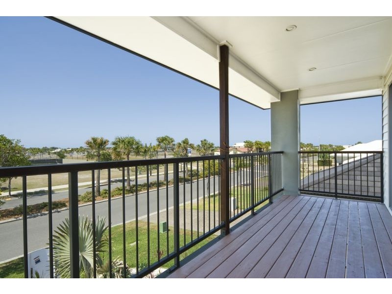 44 Marina Blv, Banksia Beach QLD 4507