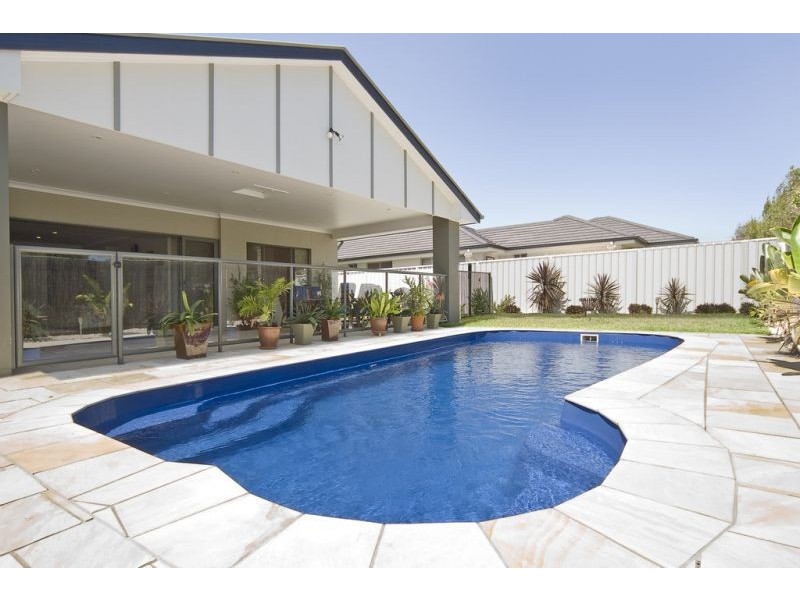 44 Marina Blv, Banksia Beach QLD 4507