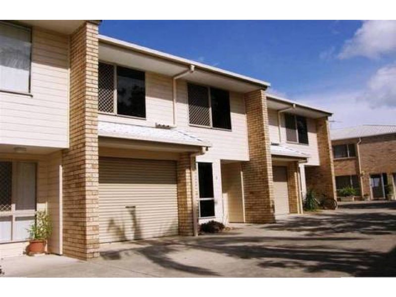 2/5 Clark Tce, Sandstone Point QLD 4511