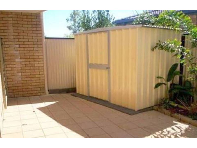 2/5 Clark Tce, Sandstone Point QLD 4511