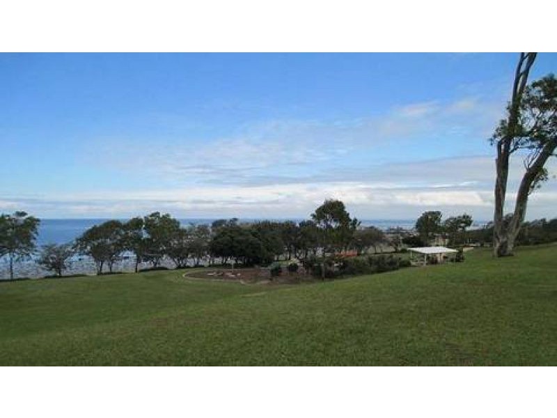2/5 Clark Tce, Sandstone Point QLD 4511