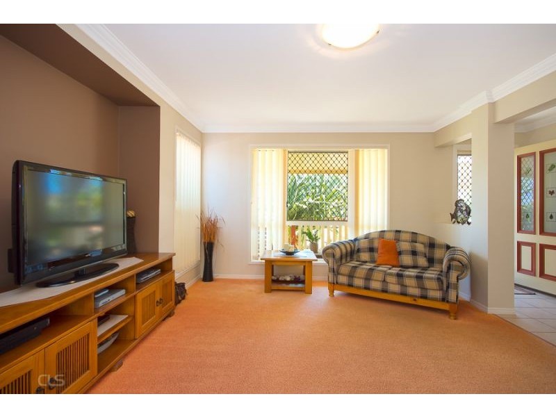 15 Bilinga Crt, Sandstone Point QLD 4511