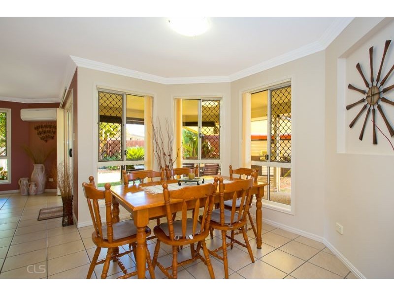 15 Bilinga Crt, Sandstone Point QLD 4511