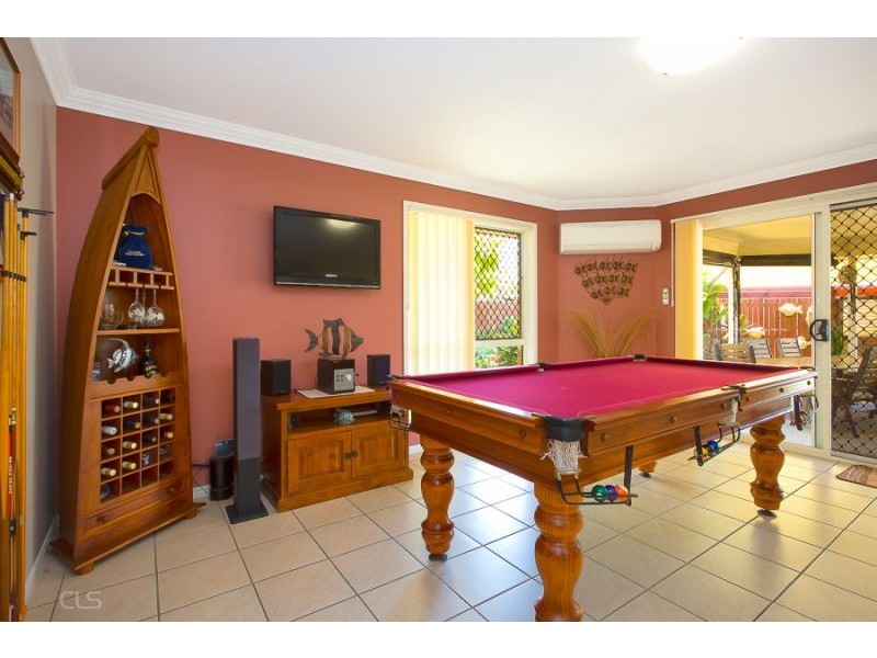 15 Bilinga Crt, Sandstone Point QLD 4511