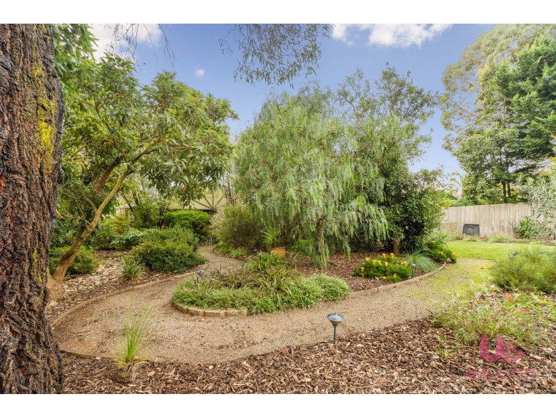 8 Heatherwood Grove, Langwarrin VIC 3910