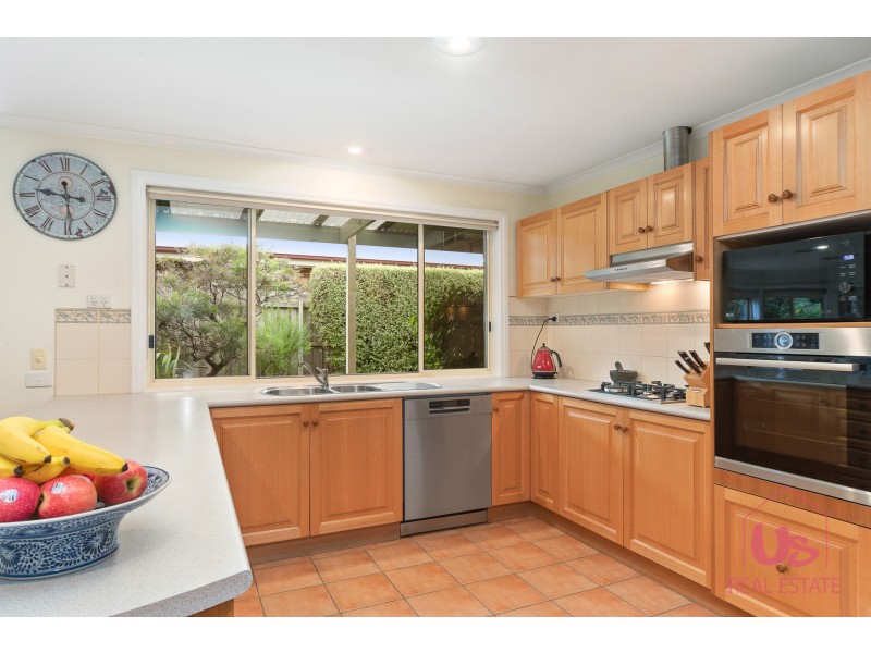 8 Heatherwood Grove, Langwarrin VIC 3910