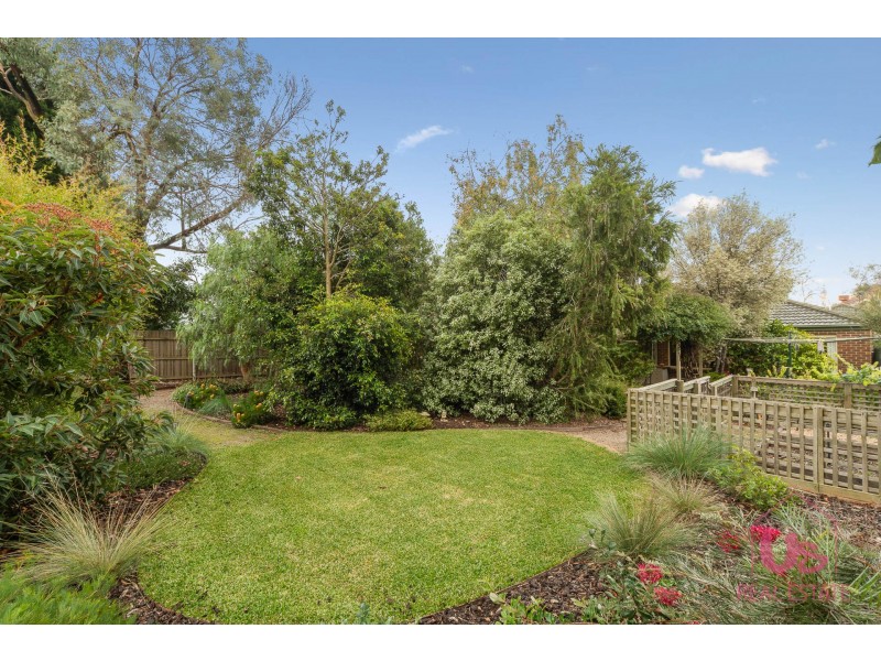 8 Heatherwood Grove, Langwarrin VIC 3910