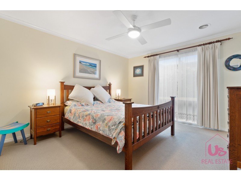 8 Heatherwood Grove, Langwarrin VIC 3910