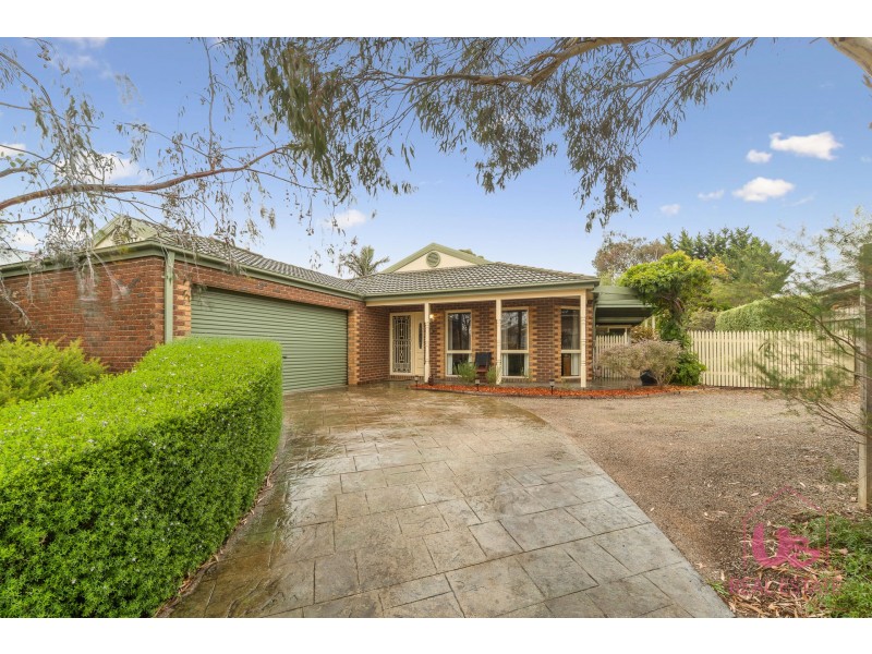8 Heatherwood Grove, Langwarrin VIC 3910