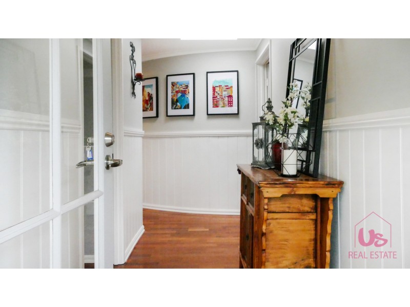 4 Woodside Avenue, Frankston South VIC 3199