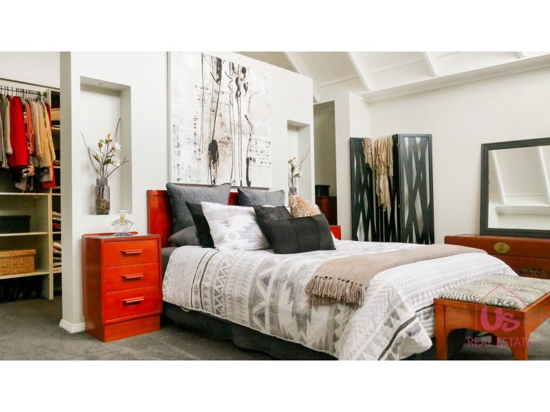 4 Woodside Avenue, Frankston South VIC 3199