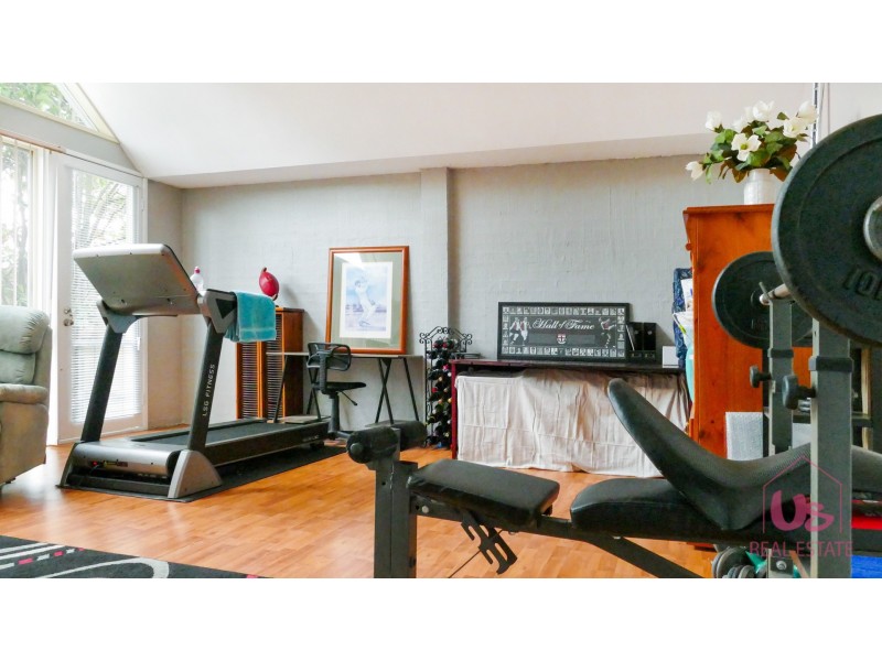 4 Woodside Avenue, Frankston South VIC 3199