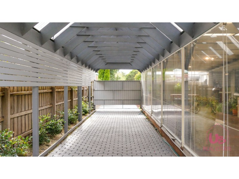 4 Woodside Avenue, Frankston South VIC 3199