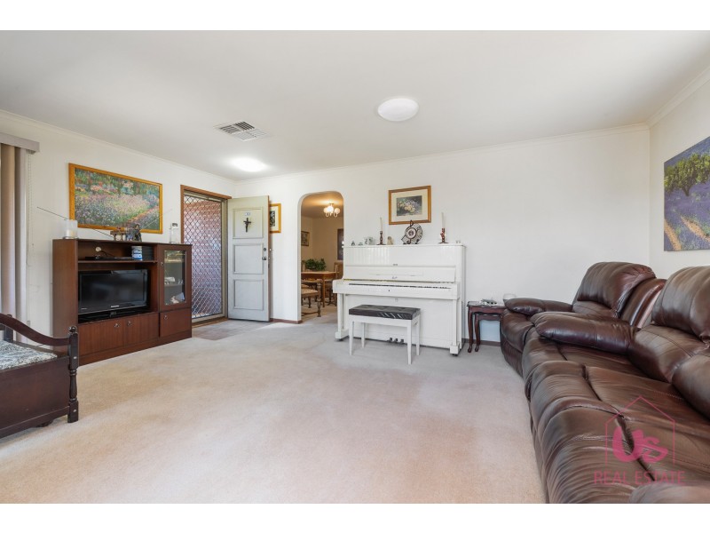 3 Kerrie Anne Court, Skye VIC 3977