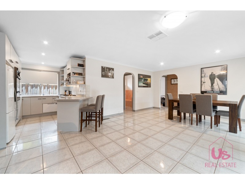 1 Woodlea Court, Frankston VIC 3199