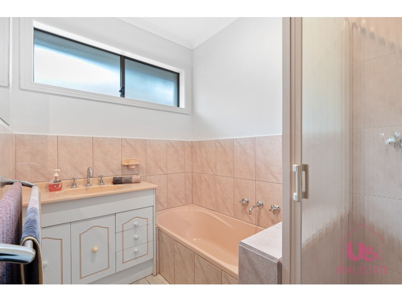 1 Woodlea Court, Frankston VIC 3199