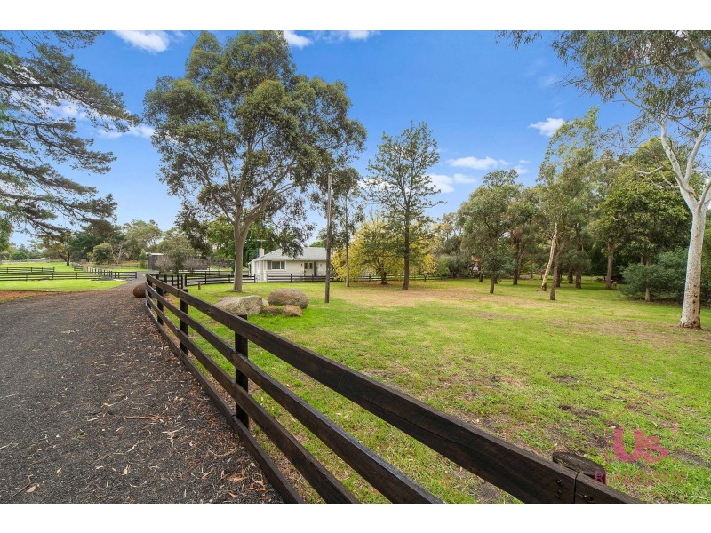 29 Browns Road, Devon Meadows VIC 3977