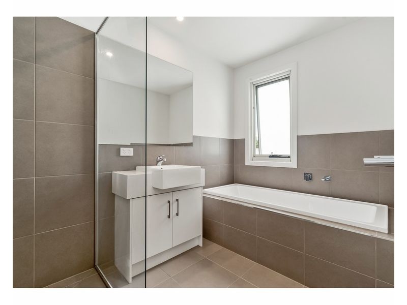 2/38 Heatherhill Road, Frankston VIC 3199