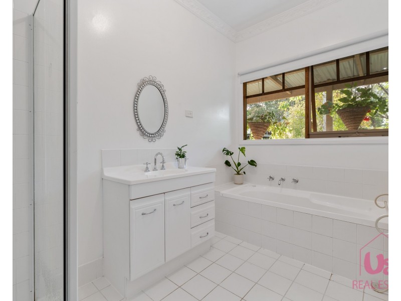 5 Sweet Wattle Drive, Cranbourne South VIC 3977