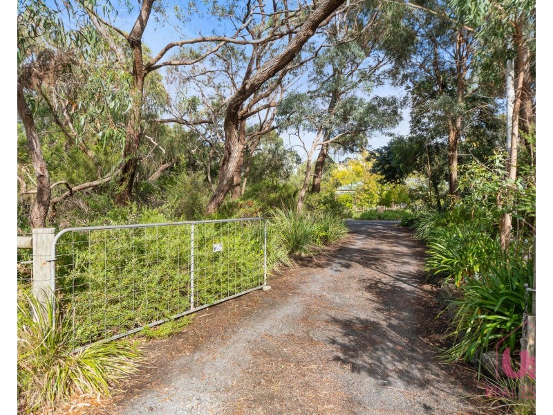 5 Sweet Wattle Drive, Cranbourne South VIC 3977