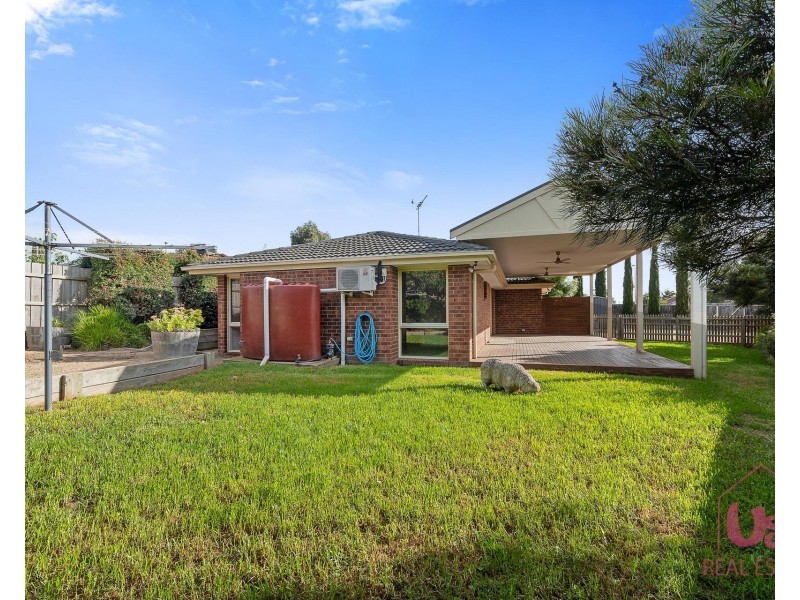 9 Herrington Avenue, Carrum Downs VIC 3201