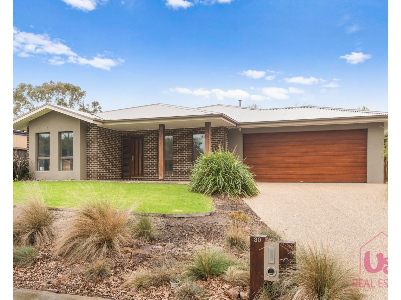 30 Flame Robin Drive, Langwarrin VIC 3910