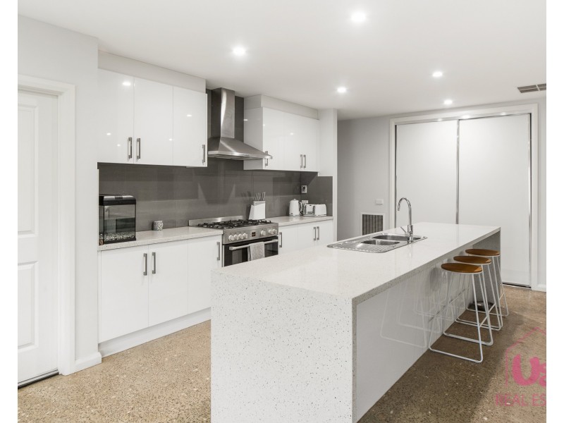 30 Flame Robin Drive, Langwarrin VIC 3910