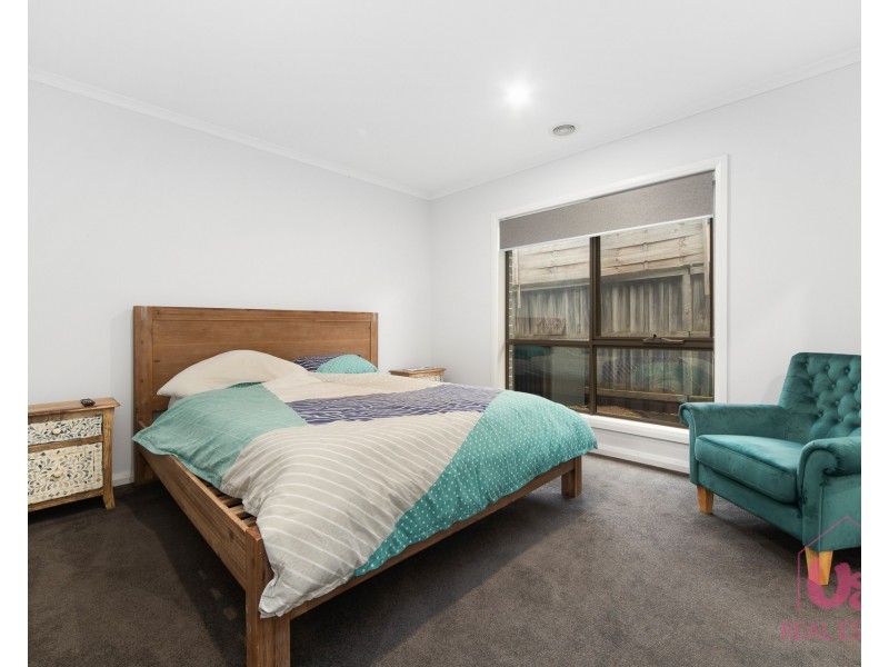 30 Flame Robin Drive, Langwarrin VIC 3910