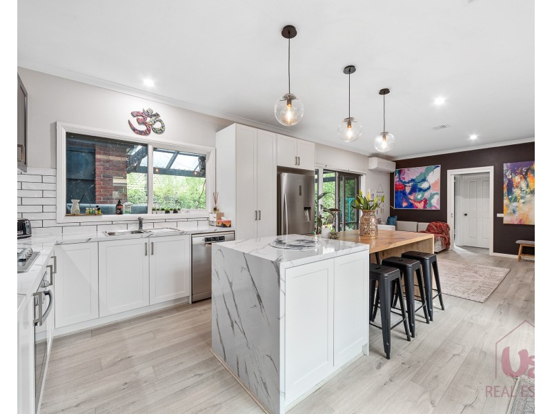 5 Kibo Court, Cranbourne North VIC 3977