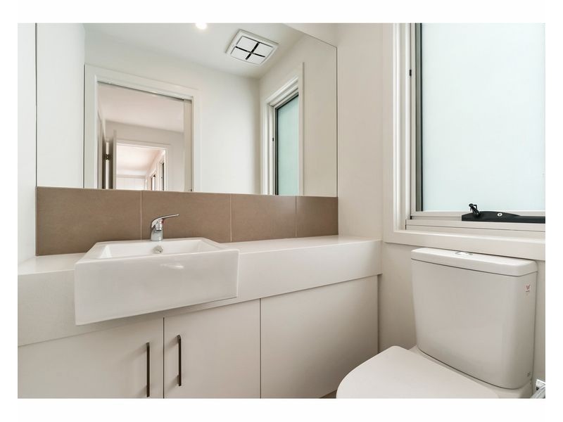 2/38 Heatherhill Road, Frankston VIC 3199