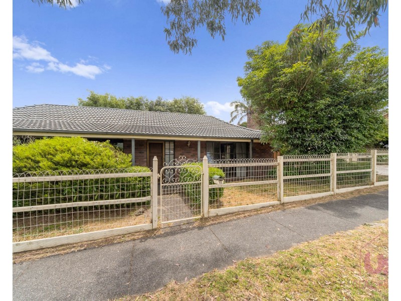 60 Ferndale Drive, Frankston VIC 3199