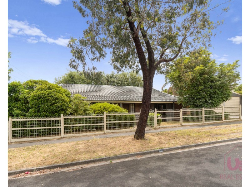 60 Ferndale Drive, Frankston VIC 3199