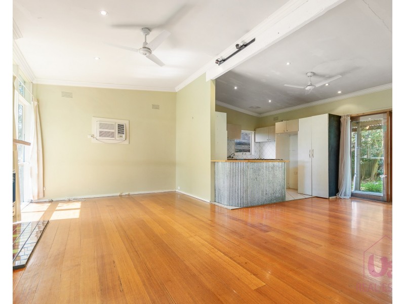 2 Helvetia Court, Frankston VIC 3199