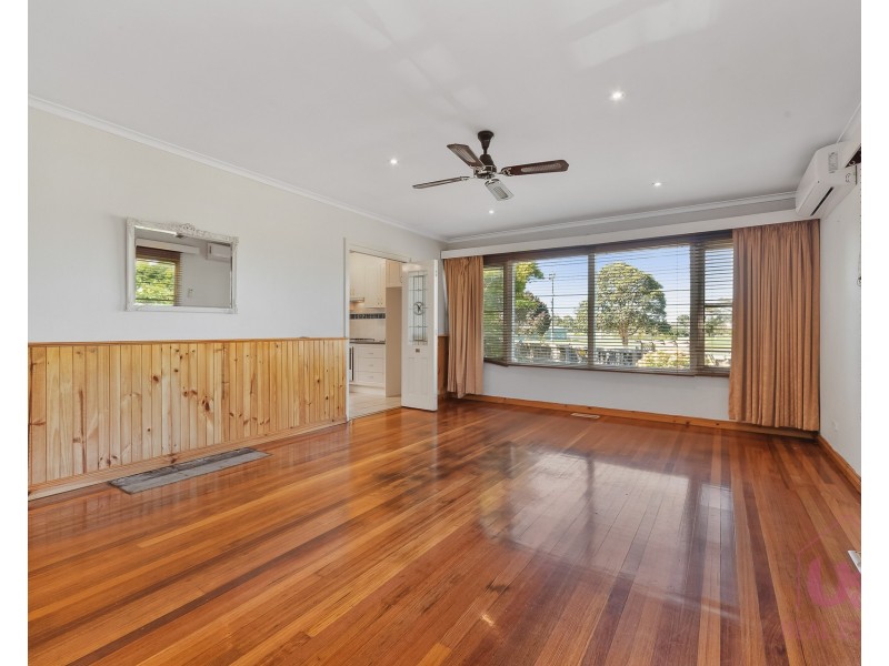 15 Monterey Boulevard, Frankston North VIC 3200