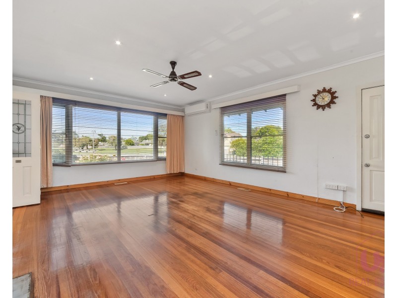 15 Monterey Boulevard, Frankston North VIC 3200
