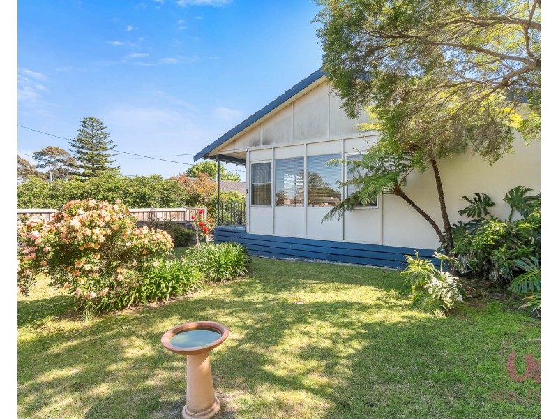 15 Monterey Boulevard, Frankston North VIC 3200