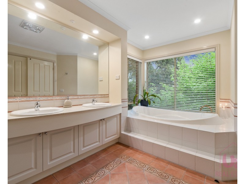 51 Ebeli Close, Narre Warren North VIC 3804