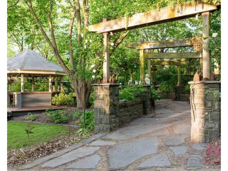 51 Ebeli Close, Narre Warren North VIC 3804