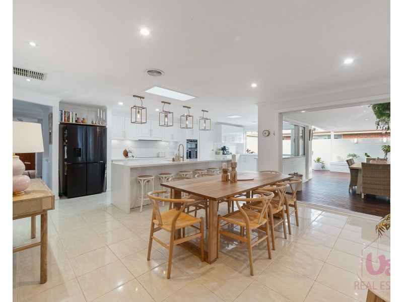 11 Spring Water Crescent, Cranbourne VIC 3977