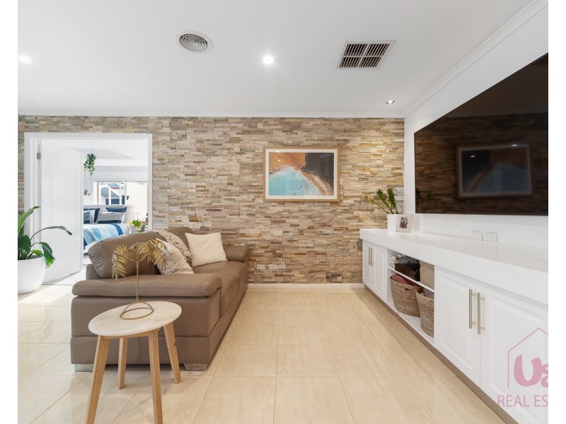 11 Spring Water Crescent, Cranbourne VIC 3977