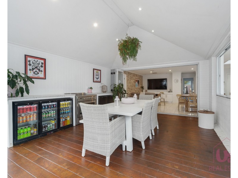 11 Spring Water Crescent, Cranbourne VIC 3977