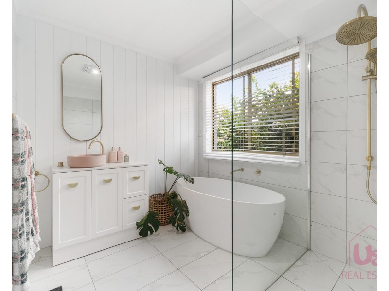 11 Spring Water Crescent, Cranbourne VIC 3977
