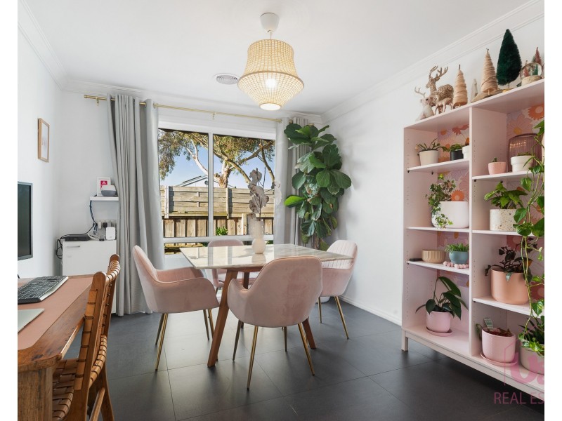 11 Spring Water Crescent, Cranbourne VIC 3977
